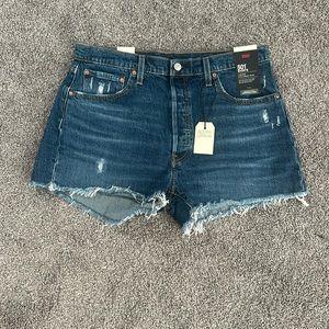 Levi’s 501 Shorts. High Rise - Fitted Through the Hip. Size 33